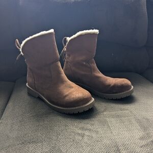 American Eagle Outfitters Brown Suede Shearling-Lined Boots